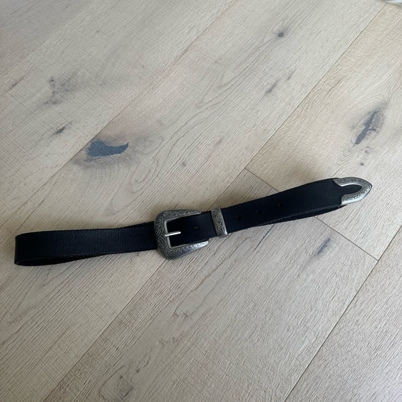 Leather belt with silver buckle - Picture 1 of 6